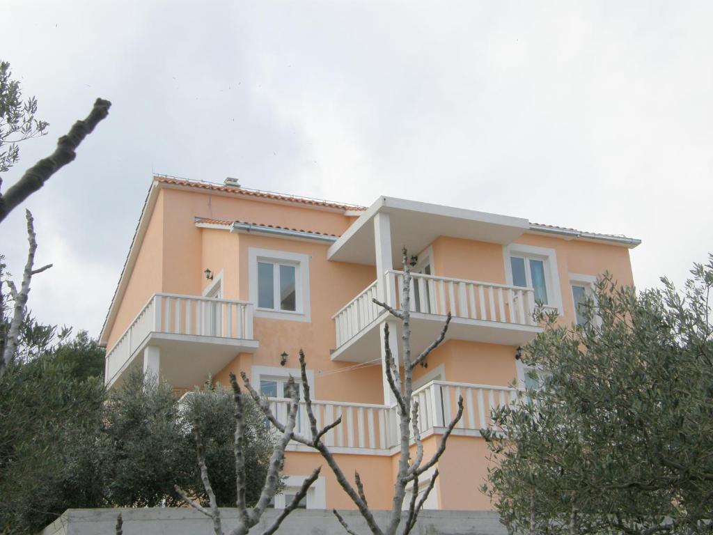 Bella Vista